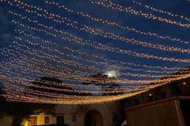 Stringhe o tunnel di luci calde